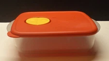Tupperware 3385 Rock-n-Serve 2.5 Cups Orange Vented Lid
