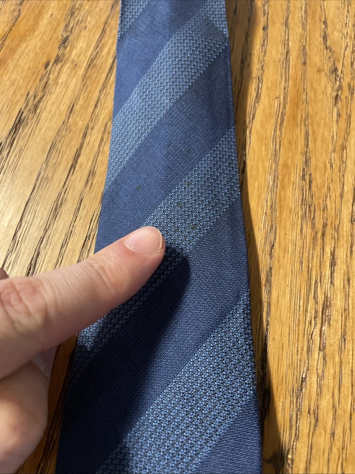 Corbata de seda a rayas tejida Longchamp Paris usada en excelente estado hecha en Italia Foto 3 de 4