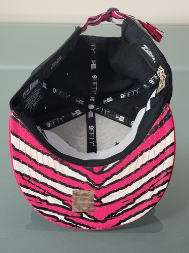 SAN ANTONIO SPURS NBA Western Con New Era 9Fifty Clásicos Madera Dura Zubaz Gorra Sombrero - Imagen 9 de 11