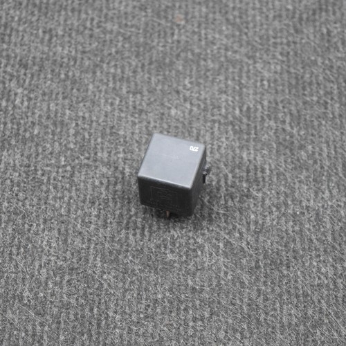 Mercedes-Benz SL R129 320 129.063 Kraftstoffpumpenrelais V23134-B52-X336 2000