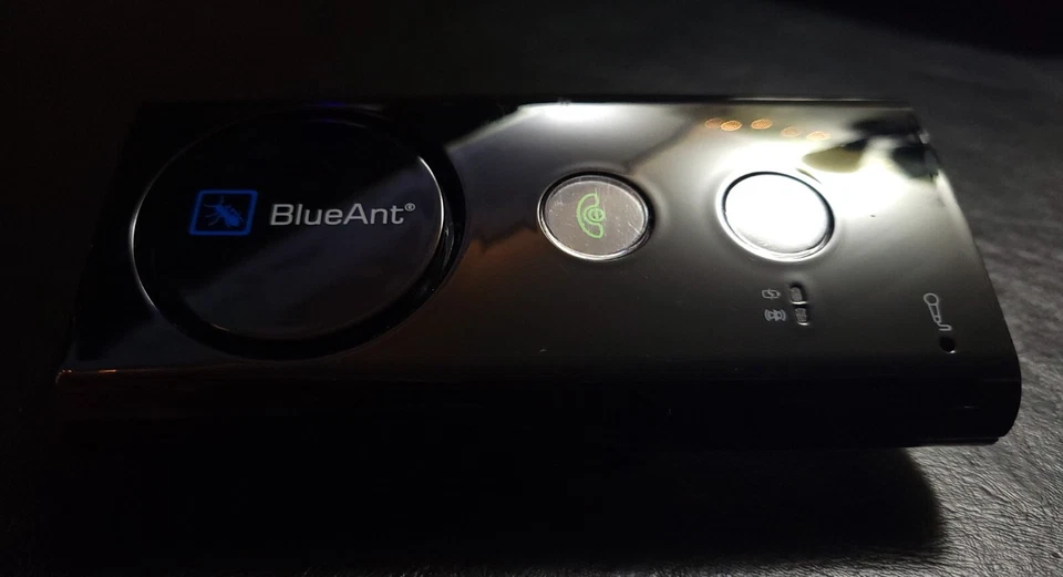 BlueAnt Supertooth 3 BTSVBC3 Bluetooth Vehículo Manos Libres Texto a Voz con CLIP Foto 2 de 4