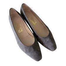 Vintage Salvatore Ferragamo gray textured leather pumps small heel size 9B Italy