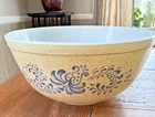 Pyrex Homestead Mixing Bowl #403 Blue & Tan Speckled 2.5 Quart Vintage