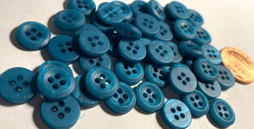 12 Small Matte But Pearlized Teal Blue Plastic Buttons 7/16" 11mm 12925 - 第 2/3 張圖片