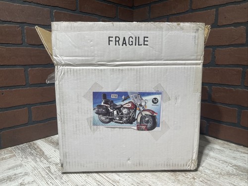 Franklin Mint Harley Davidson Heritage Softail Classic 1:10 Scale NEW IN BOX - Picture 5 of 7