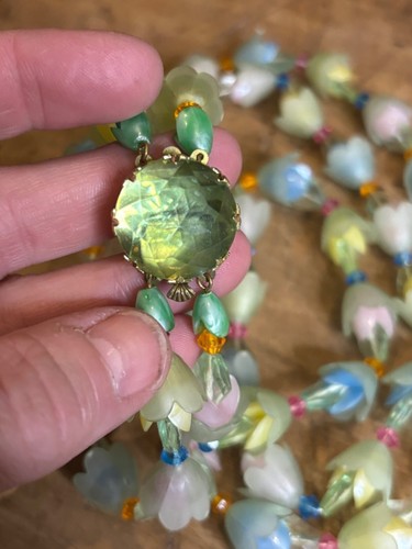 Vintage West Germany Pastel Glass Tulip Flower Beaded Necklace With Green Crysta - Picture 7 of 12