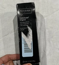 Revision Intellishade Original 1.7 oz anti-aging tinted moisturizer / SPF 45