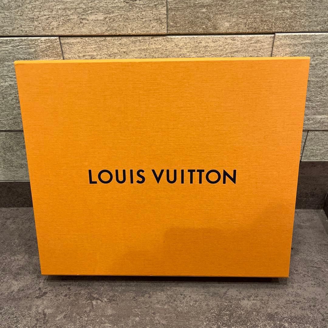 Louis Vuitton LV Monogram Folder Mark - image 5