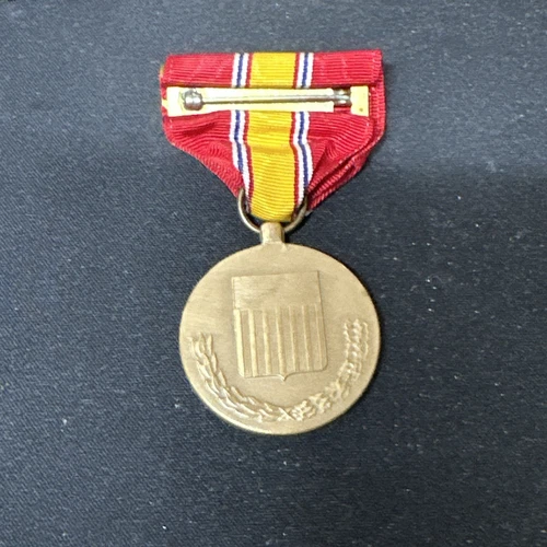 Military Medals Lot - WWII National Defense American Defense Estate Find! Read - Picture 5 of 14