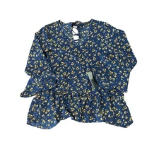 Signature Studio Women's XL 3/4 Length Double Bell Sleeve with Ruffle Bottom Top