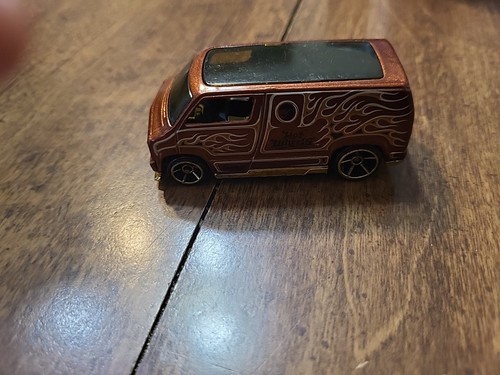 Hot Wheels: Custom '77 Dodge Van 2008 (brown) - Picture 4 of 5