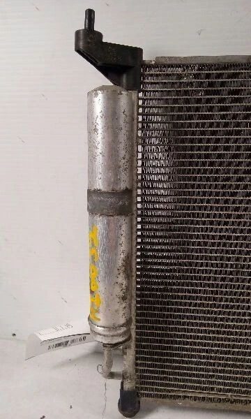 Condensador de CA Nissan Cube 09-14 Foto 3 de 4