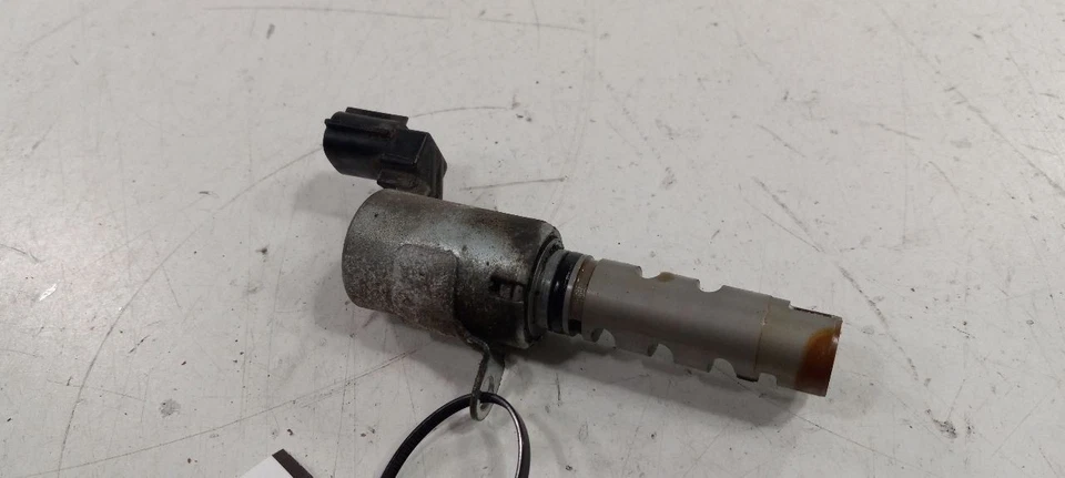 Válvula de control de aceite de engranaje de distribución variable Dodge Caliber culata solenoide 2007 Foto 2 de 4