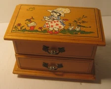 Vintage SANKYO Music/Jewelry Box HOLLY HOBBIE Plays Theme from LOVE STORY Works!