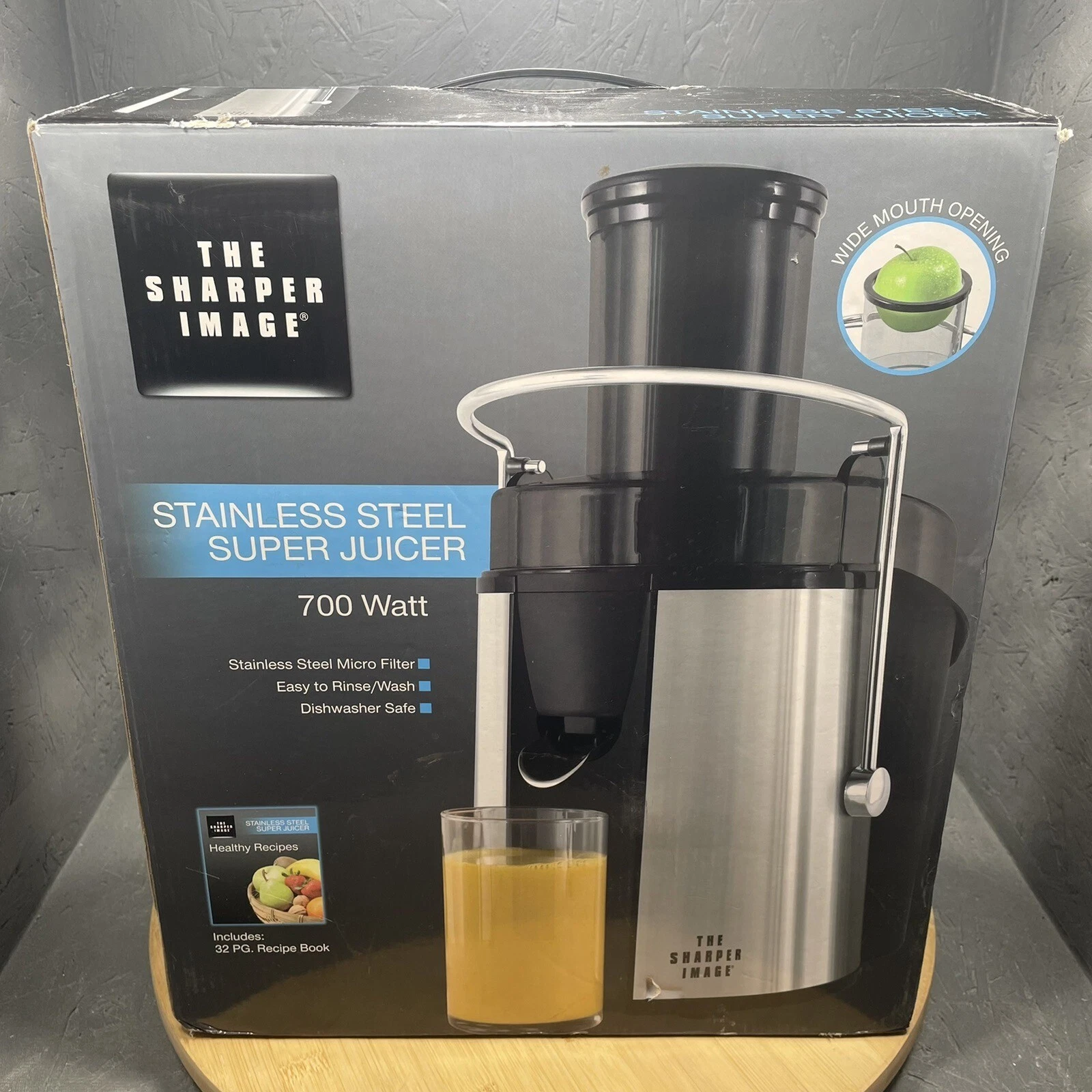 SHARPER IMAGE SUPER JUICER, STAINLESS STEEL, 700 WATT, RECIPE BOOK, NIB