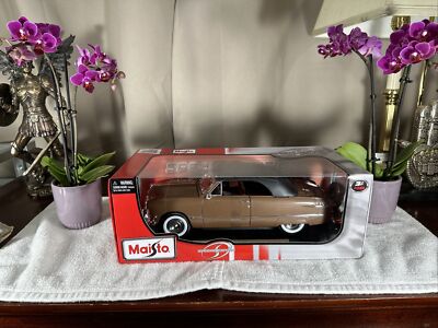 NEW Maisto 1:18 Convertible 1950 Ford RARE Special Edition RedBox Diecast Model
