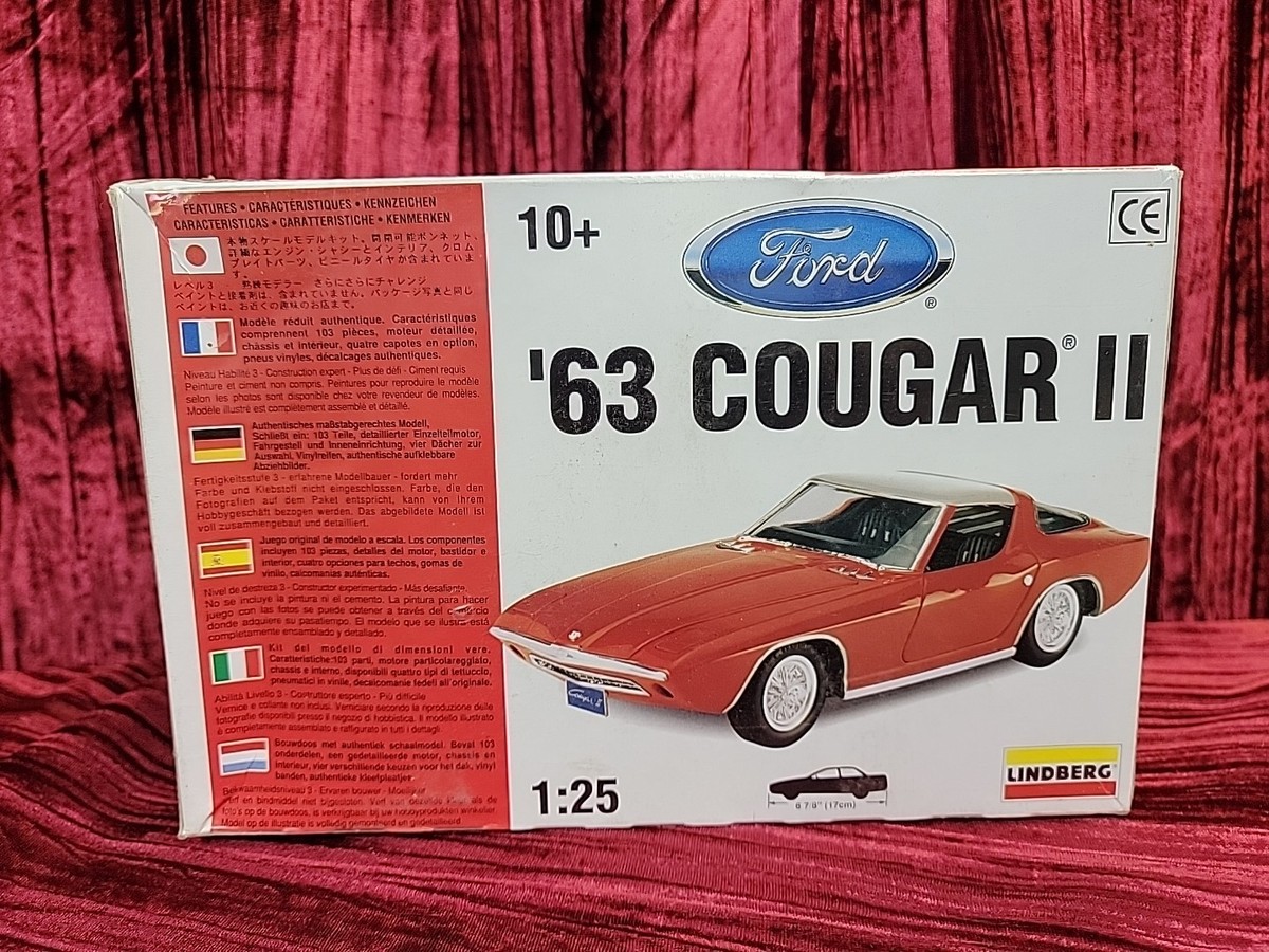 Lindberg 72162 1/25 Scale 1963 Ford Cougar II Concept Car Plastic