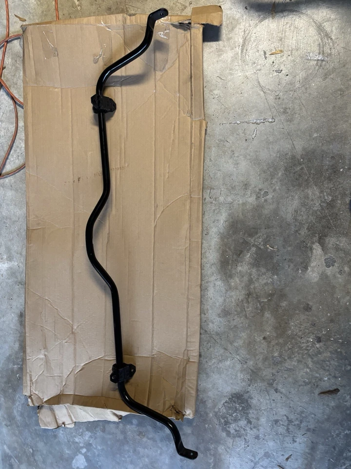 2016-2024 Chevrolet Camaro SS Rear Stabilizer Sway Bar 23161082 OEM JD46 - Image 2 of 4