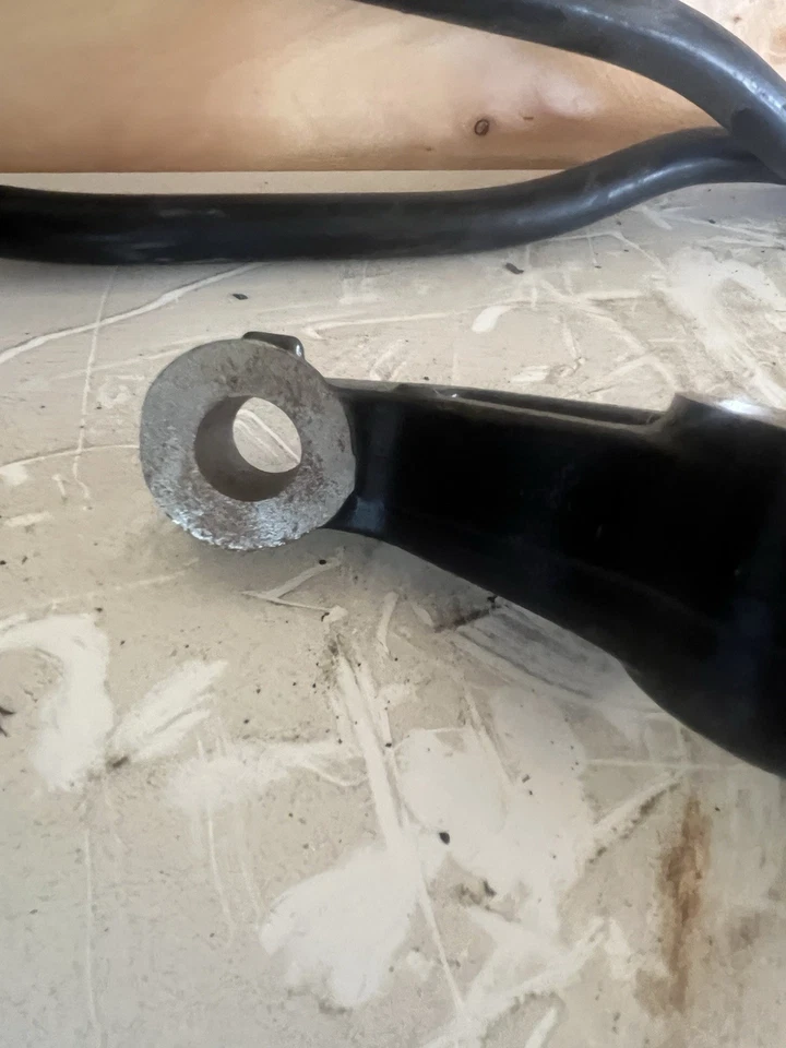 Brazo de control inferior delantero derecho honda prelude 5ta gen Foto 3 de 4