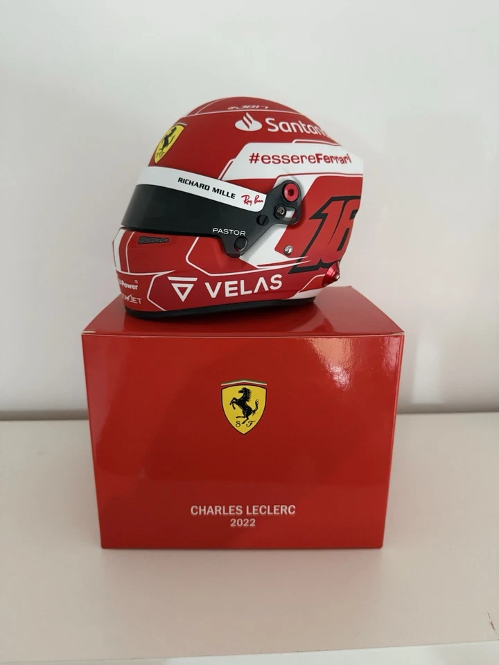 Casco Leclerc 2022 Ferrari Bell Scala 1/2 - Immagine 2 di 4