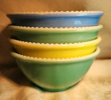 LOT OF 4 VINTAGE McKEE GLASS BEADED 5" DIAMETER STACKING BOWLS KITCHEN