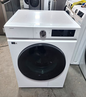 Samsung SmartThings Front-Loading Washing Machine White/Black Door Freestanding