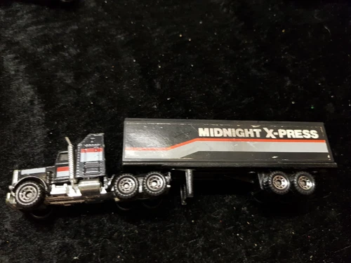 K-15 Matchbox Kenworth Aeroline Seaterrow Black "Midnight X-Press"