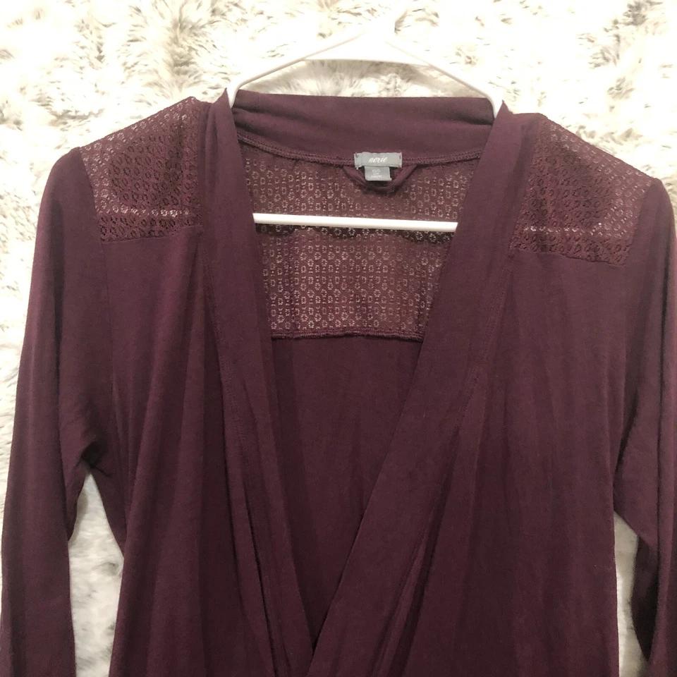 Ropa de dormir tejida Aerie, bata de manga larga XS para mujer albornoz granate Foto 3 de 4