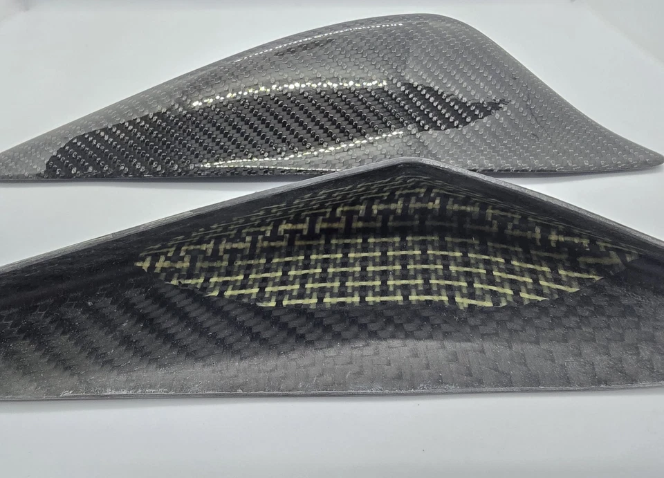 Deslizante trasero de fibra de carbono para Honda CBR1000RR Fireblade ('12-'16) / SP ('14-'16) Foto 2 de 4