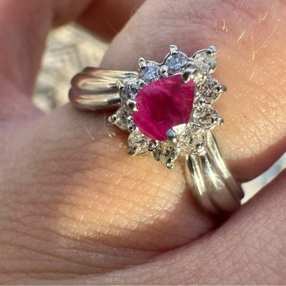 $2,002 Solid platinum genuine ruby/diamond chevron high end ring - Image 3 of 4