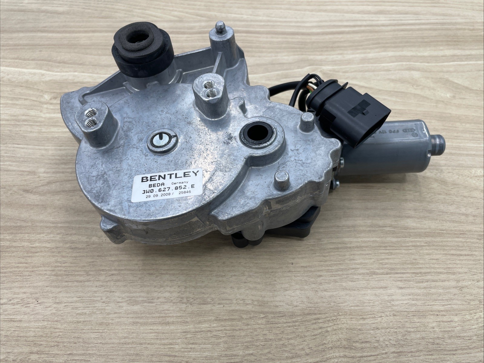 2009 BENTLEY CONTINENTAL TRUNK DECK LID POWER MOTOR  ACTUATOR OEM 3W0827852E ￼