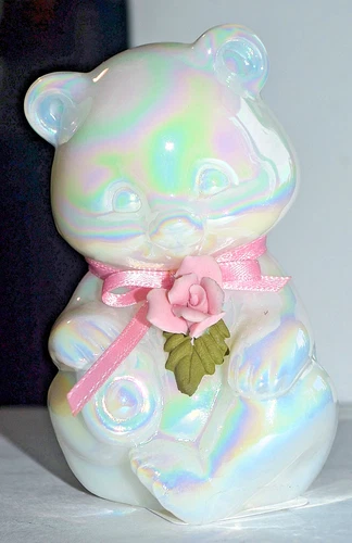 ❤️ Vintage FENTON White Pearl Iridescent Glass SITTING Bear Figurine