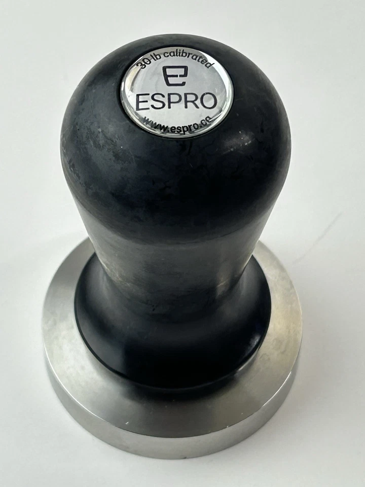 Manipulación de café espresso calibrado ESPRO 30 lb fuerza de apisonamiento negro 58 mm plano Foto 2 de 4