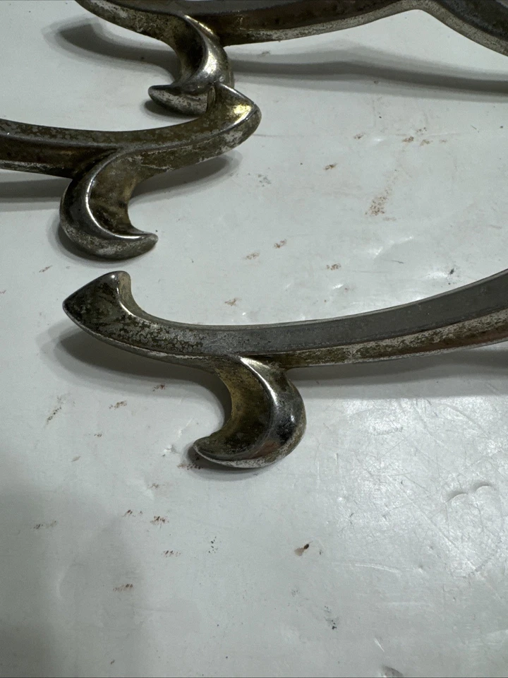 Juego de 4 tiradores de cajón de metal de latón #1209 estilo vintage MCM retro ornamentado Foto 3 de 4