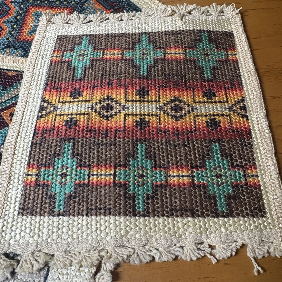 Lote de alfombras miniatura de colección diseño azteca 6x7 pulgadas Casa de muñecas Southwestern Foto 2 de 4