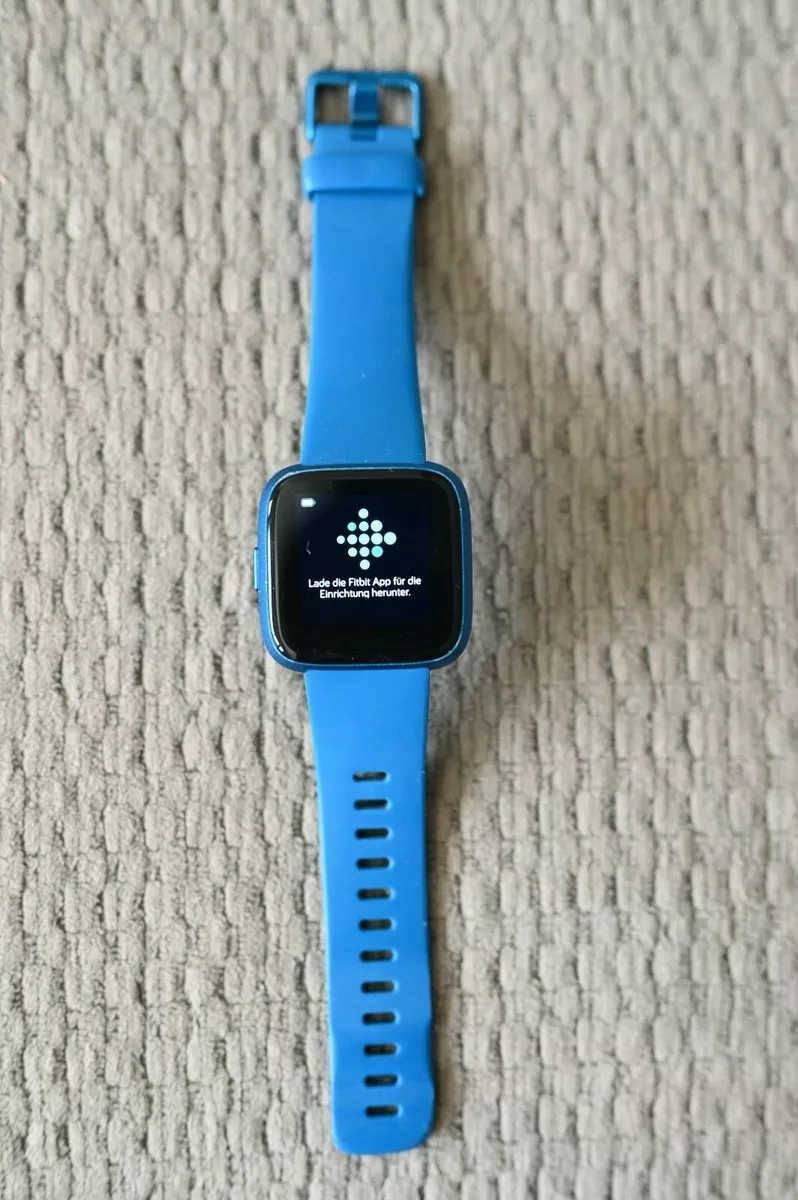 Fitbit Versa Lite Edition Marina Blue HR tracking stopped working