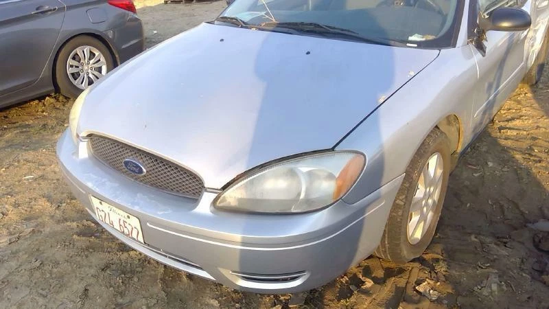 01 02 03 04 05 06 07 Ford Taurus Condensador 3.0 Foto 3 de 4