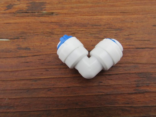 1/4" 90 Degree Elbow for Reverse Osmosis (RO) Water Purification Systems - Picture 4 of 6