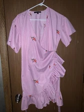 Romeo & Juliet Couture Womens Wrap Dress Medium Red Striped Short Sleeve Ruffle