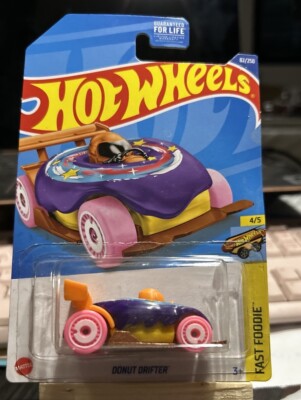 2022 Hot Wheels #82 Fast Foodie 4/5 DONUT DRIFTER Purple/Orange w/Pink Wheel ADs