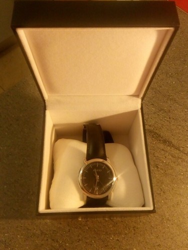 GUCCI watch ref.  5600M with box - Picture 1 of 4