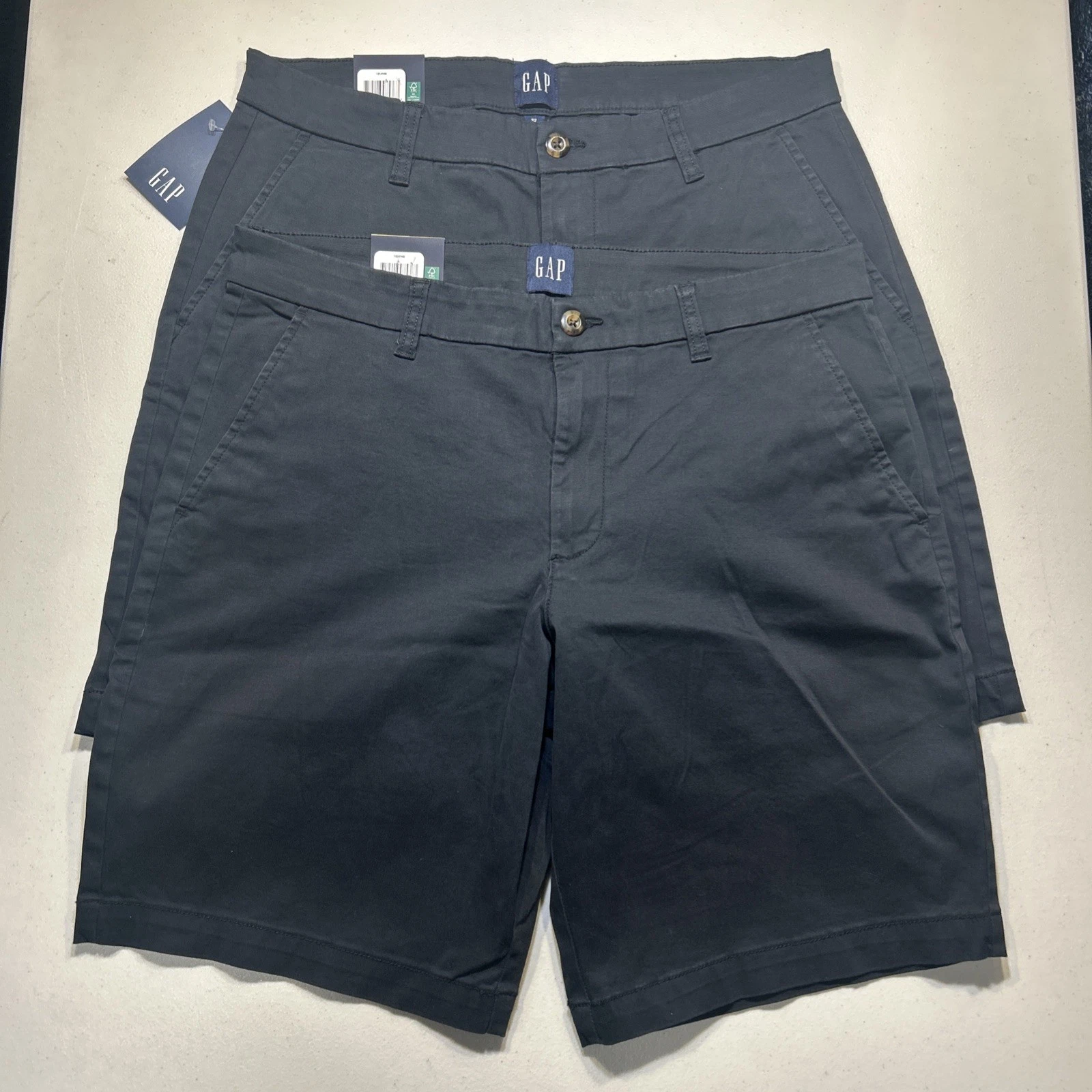 LOT OF 2 Gap Men’s Flat Front Shorts Black NWT Size 32
Opens in a new window or tab