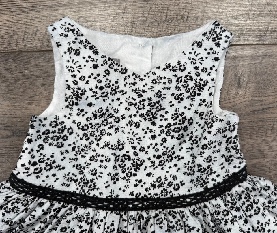 Vestido sin mangas floral negro de 12 meses Pippa & Julie ropa para bebé niña Foto 2 de 3