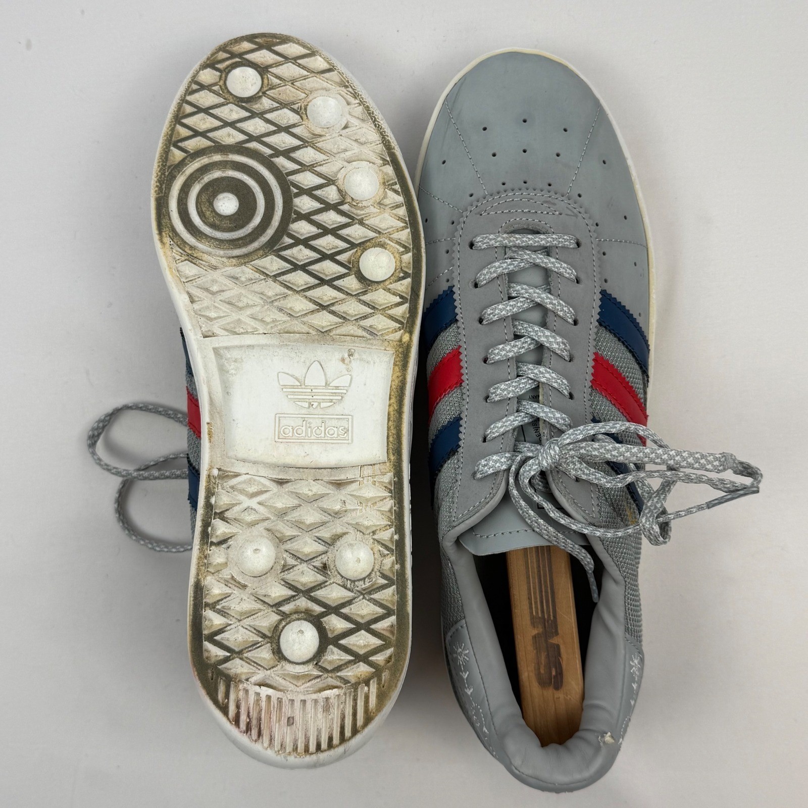 Adidas Munchen Prost Oktoberfest Grey Navy Red Sneakers Men Size 10 BY9805 thumbnail 8
