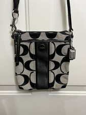 Coach Signature C Black Canvas Swingpack Crossbody Bag EUC