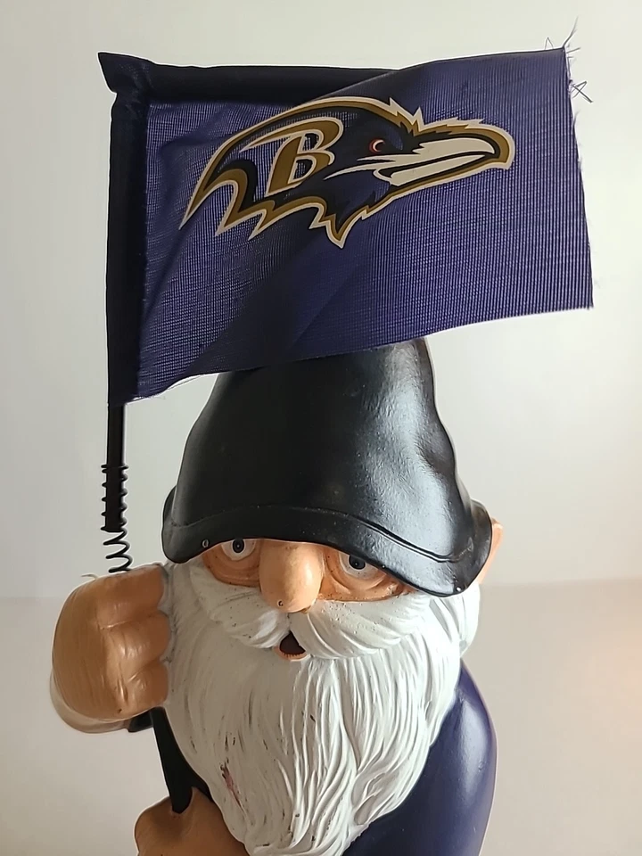 Logotipo del equipo Baltimore Ravens decorativo jardín gnomo patio decoración NFL Forever 11" Foto 2 de 4