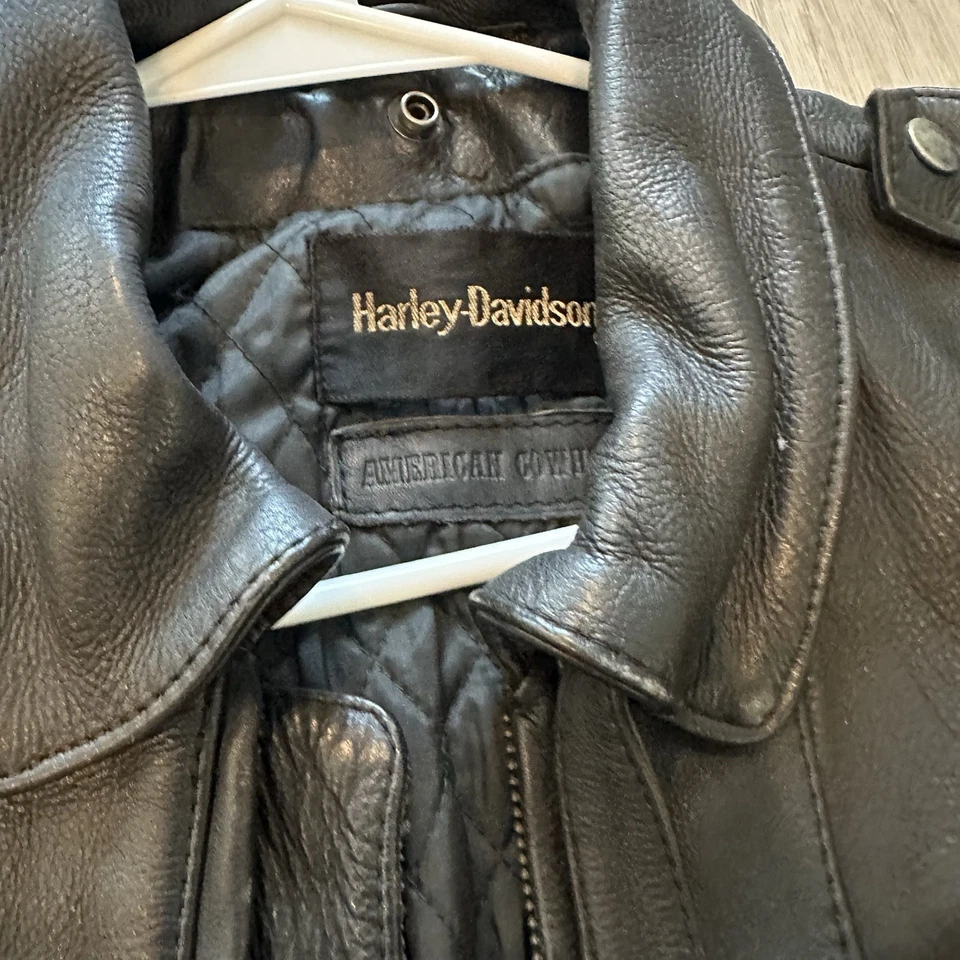Винтажная женская кожаная мотоциклетная куртка Harley Davidson размер L или XL (22 дюйма на руку) - Изображение 3 из 4