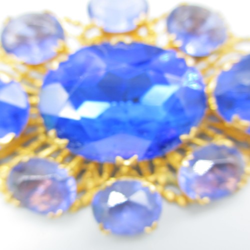 Vintage Blue Glass Rhinestone Brooch Gold Tone Filigree Costume Jewelry Pin Oval - Picture 5 of 7