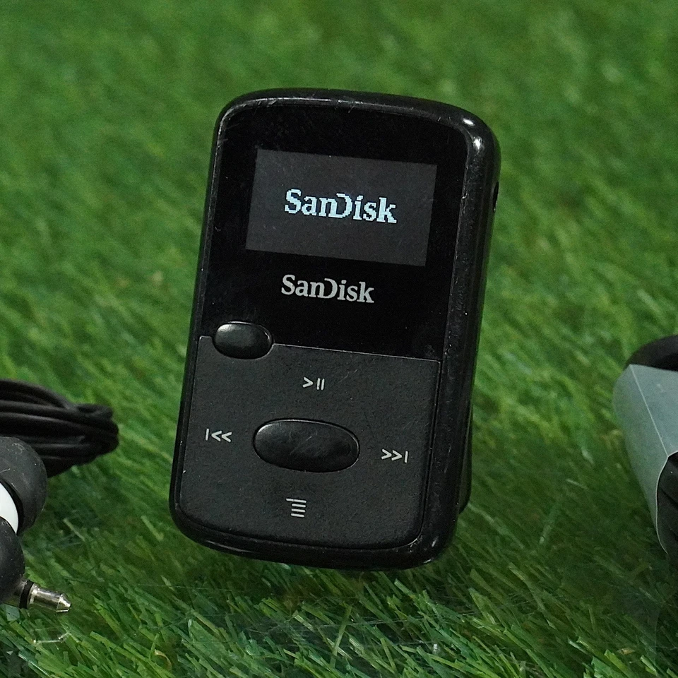 SANDISK CLIP JAM MP3 PLAYER 8GB BLACK DIGITAL MEDIA PLAYER BUNDLE ~ NICE!! - Image 2 of 4