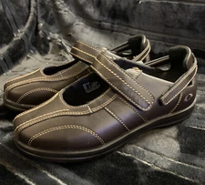 APEX Women’s Dark Brown Mary Jane Shoes Size 7 Xtra Wide Slip Resistant NWT